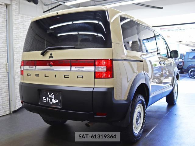 Mitsubishi DELICA 2018-01 8342679-17