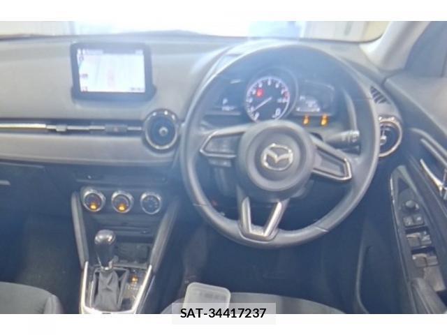 Mazda DEMIO 2018-02 8342583-2