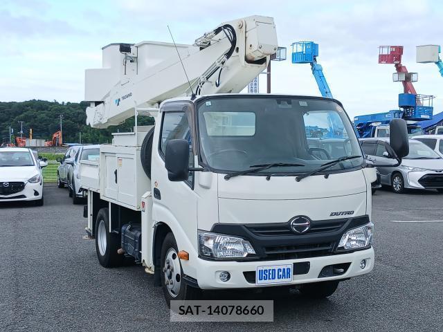 Hino DUTRO 2018-06 8342932-16