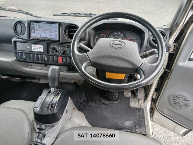 Hino DUTRO 2018-06 8342932-2