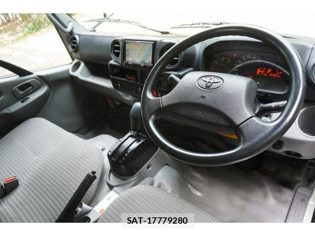 Toyota DYNA TRUCK 2019-08 8342886-2