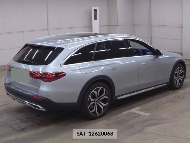 Mercedes Benz E-CLASS 2024-09 8343816-5