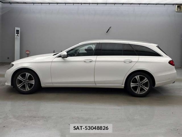 Mercedes Benz E-CLASS 2017-06 8342946-6