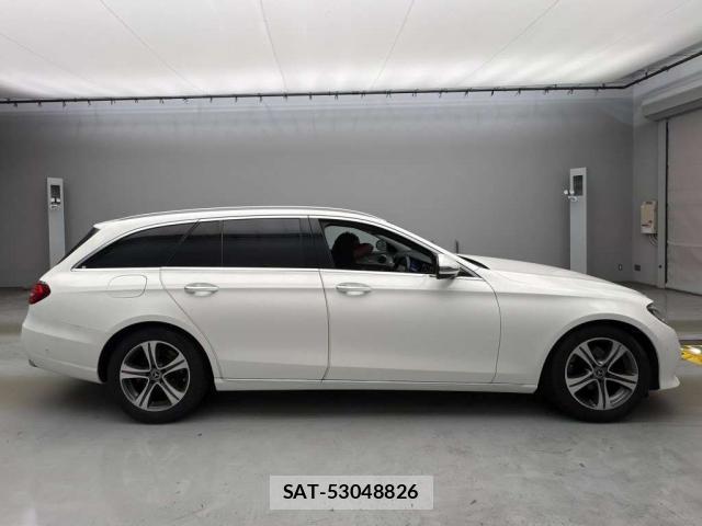 Mercedes Benz E-CLASS 2017-06 8342946-7
