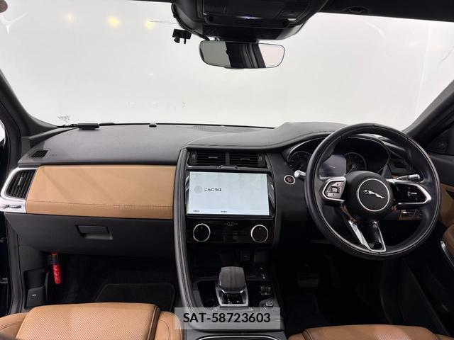 Jaguar E-PACE 2021-06 8342198-1