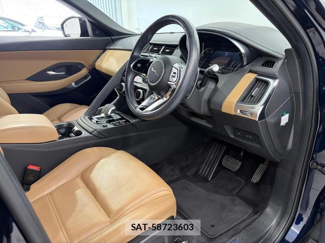 Jaguar E-PACE 2021-06 8342198-3