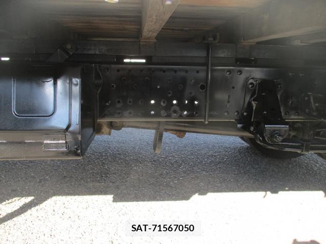 Isuzu ELF TRUCK 2012-02 8342839-4