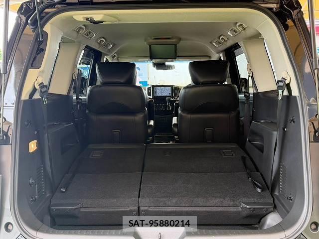 Nissan ELGRAND 2021-07 8343394-12