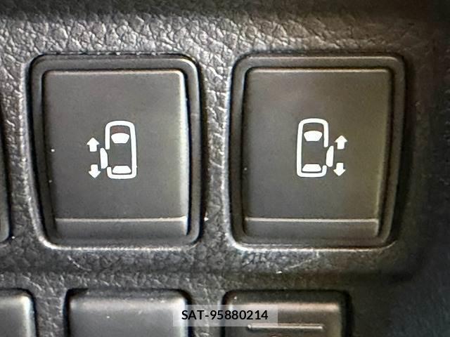 Nissan ELGRAND 2021-07 8343394-5