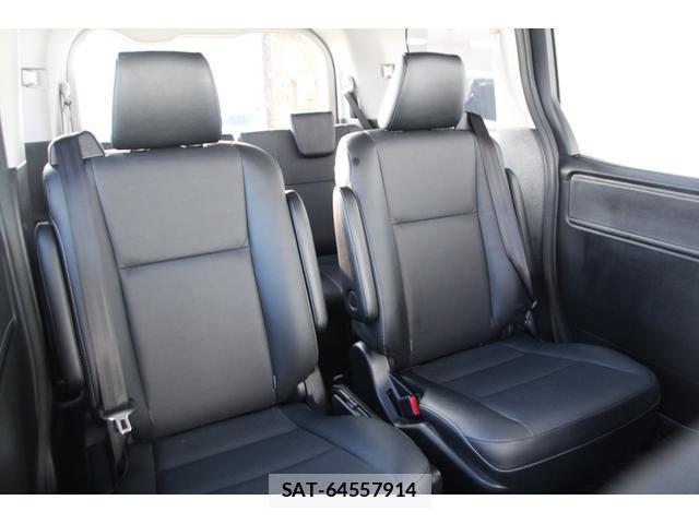 Toyota ESQUIRE 2017-06 8342064-17