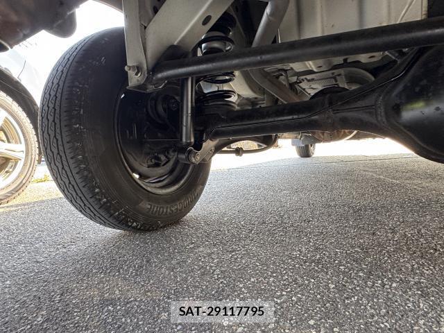 Suzuki EVERY 2014-02 8343653-11