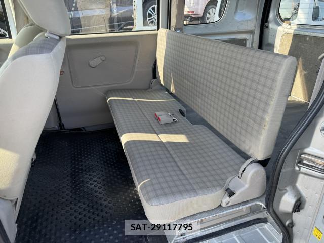 Suzuki EVERY 2014-02 8343653-14