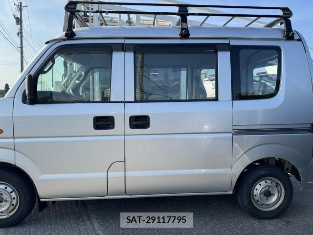 Suzuki EVERY 2014-02 8343653-4