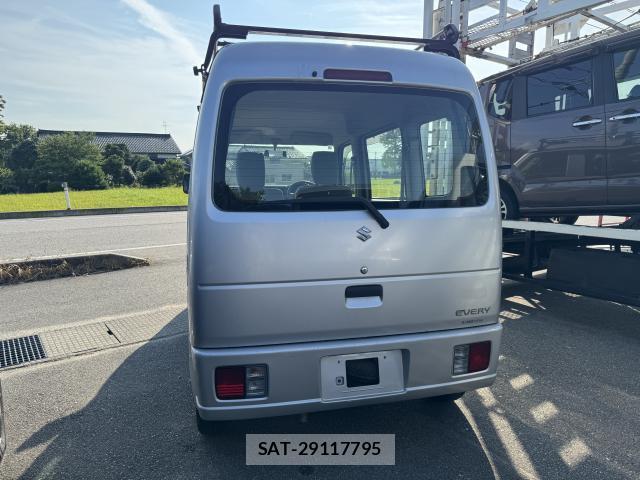 Suzuki EVERY 2014-02 8343653-6
