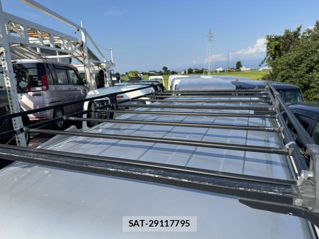 Suzuki EVERY 2014-02 8343653-8