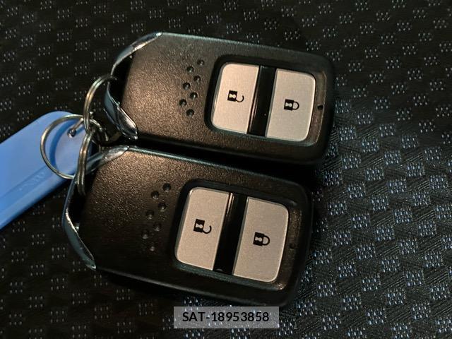 Honda FIT 2017-12 8344088-19