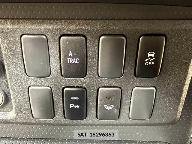 Toyota FJ CRUISER 2017-05 8342340-5