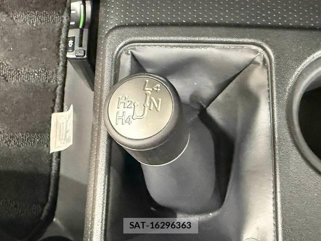 Toyota FJ CRUISER 2017-05 8342340-7