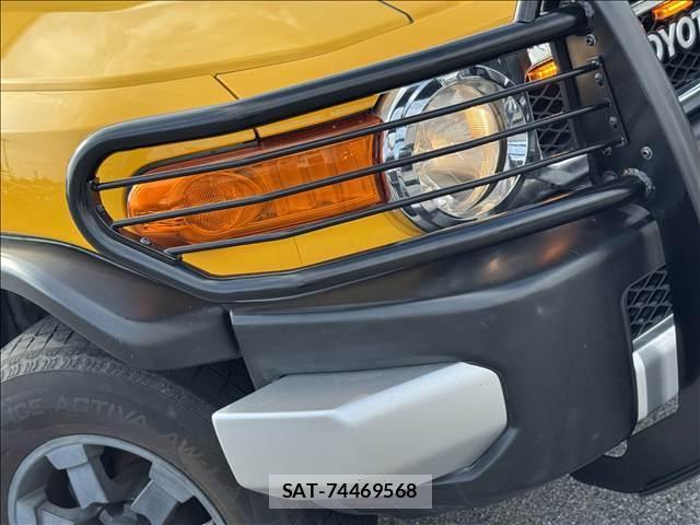 Toyota FJ CRUISER 2015-06 8343140-9