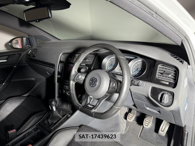 VolksWagen GOLF R 2016-07 8343130-3