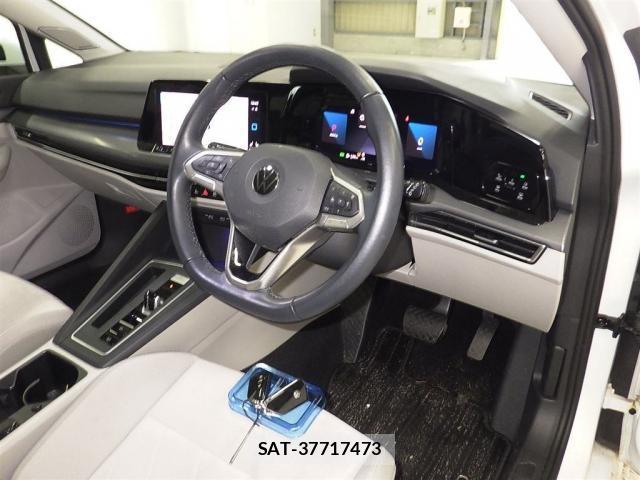 VolksWagen GOLF 2021-05 8342969-2