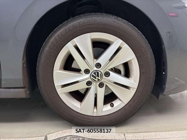 VolksWagen GOLF 2023-05 8342993-8