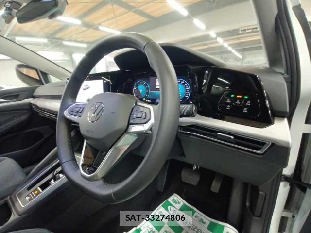 VolksWagen GOLF 2023-08 8343813-3