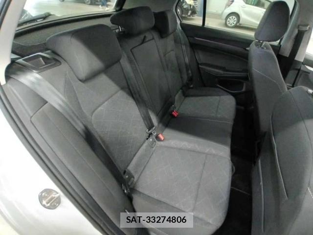 VolksWagen GOLF 2023-08 8343813-4