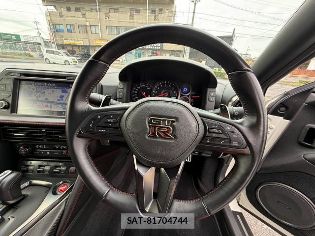 Nissan GT-R 2017-05 8343972-3