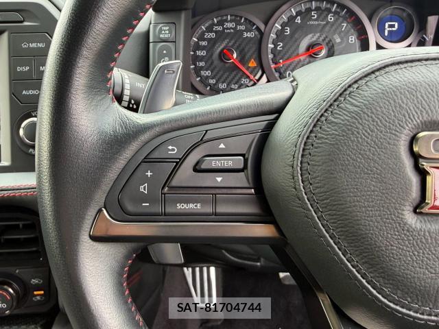 Nissan GT-R 2017-05 8343972-4