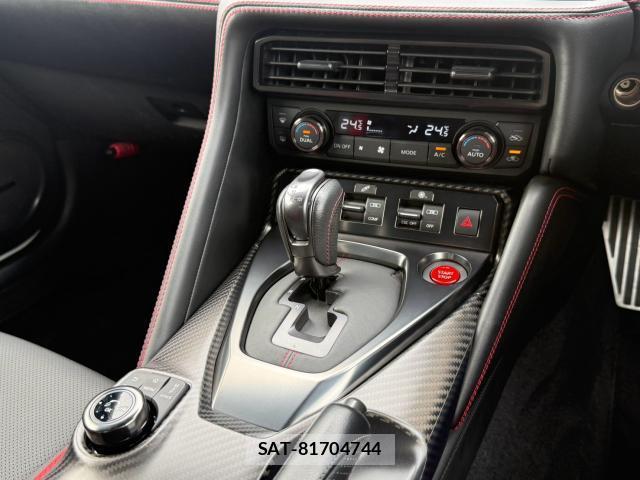 Nissan GT-R 2017-05 8343972-9