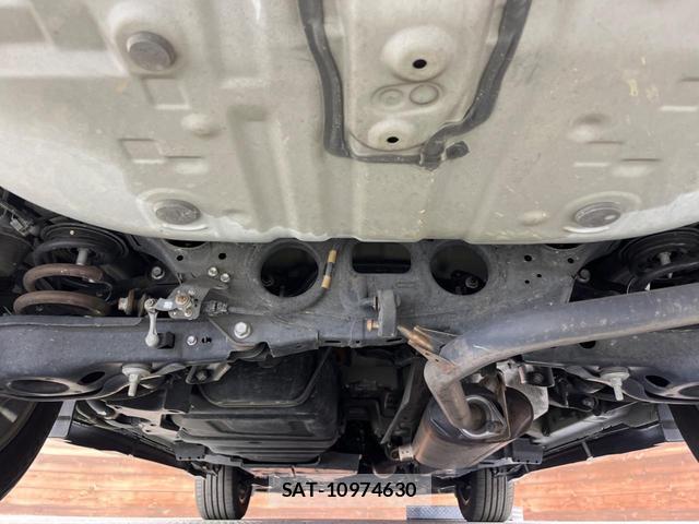 Toyota HARRIER 2017-07 8342499-18