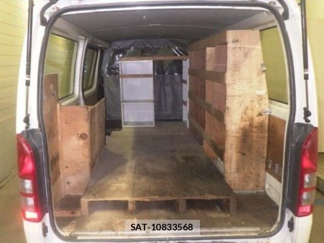 Toyota HIACE VAN 2018-06 8342798-2