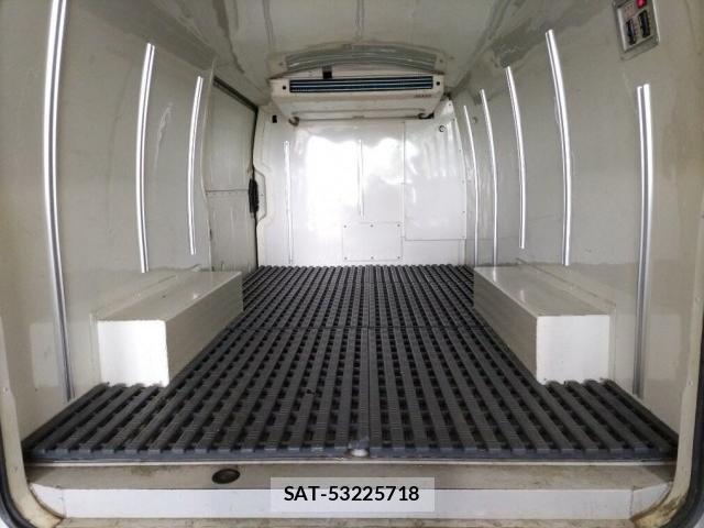 Toyota HIACE VAN 2021-10 8342800-2