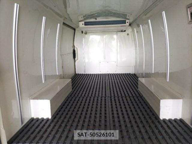 Toyota HIACE VAN 2021-10 8342802-2