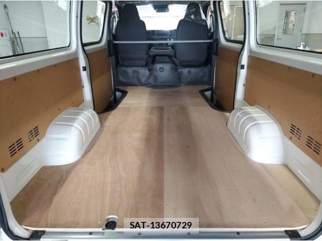 Toyota HIACE VAN 2023-06 8342817-2