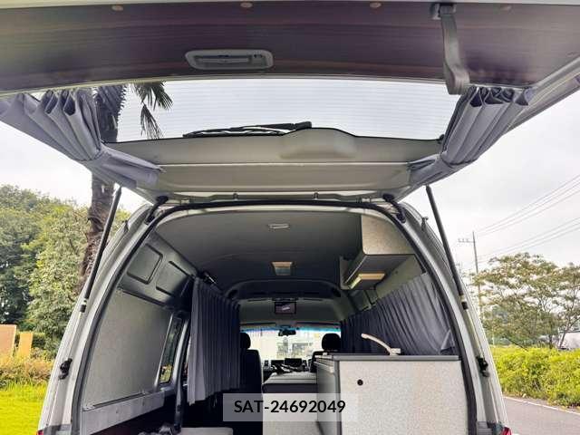 Toyota HIACE VAN 2006-07 8342897-1