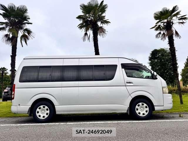 Toyota HIACE VAN 2006-07 8342897-10