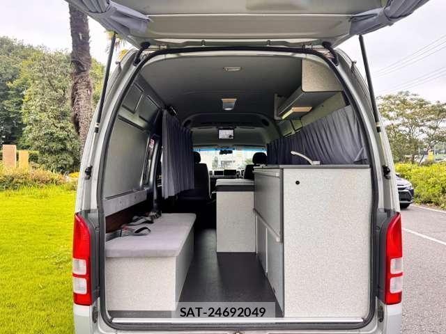 Toyota HIACE VAN 2006-07 8342897-3