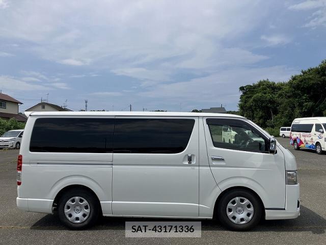 Toyota HIACE VAN 2022-08 8343223-2