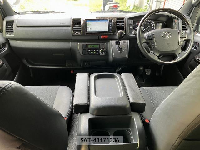 Toyota HIACE VAN 2022-08 8343223-3