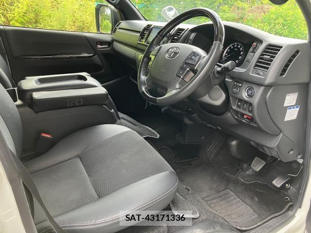 Toyota HIACE VAN 2022-08 8343223-4