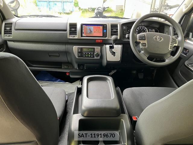 Toyota HIACE VAN 2024-06 8343224-3