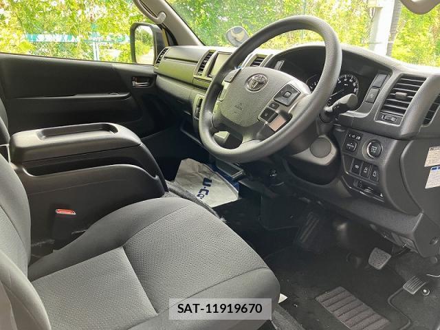 Toyota HIACE VAN 2024-06 8343224-4