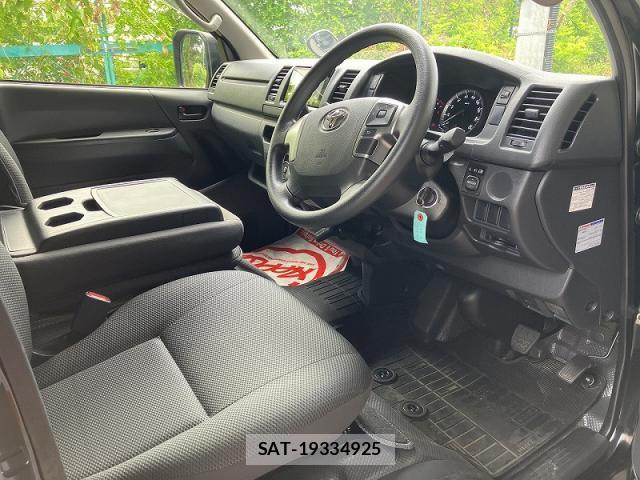 Toyota HIACE VAN 2023-10 8343228-4