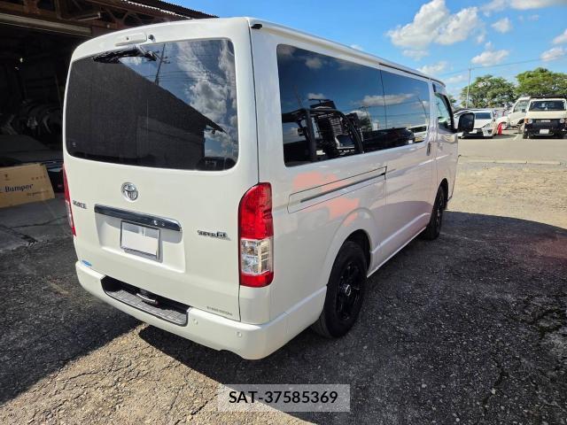 Toyota HIACE VAN 2022-04 8343429-1