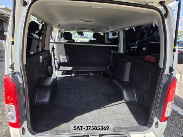 Toyota HIACE VAN 2022-04 8343429-10