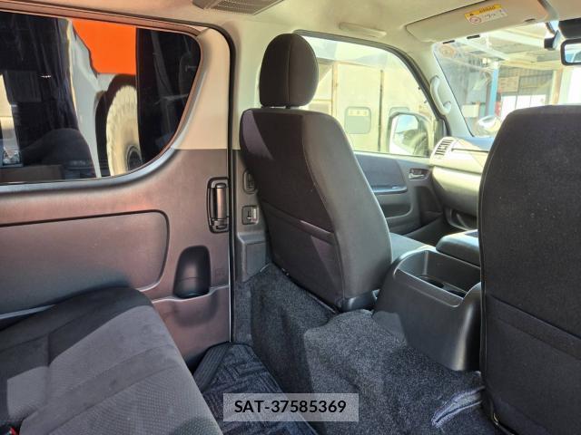 Toyota HIACE VAN 2022-04 8343429-17