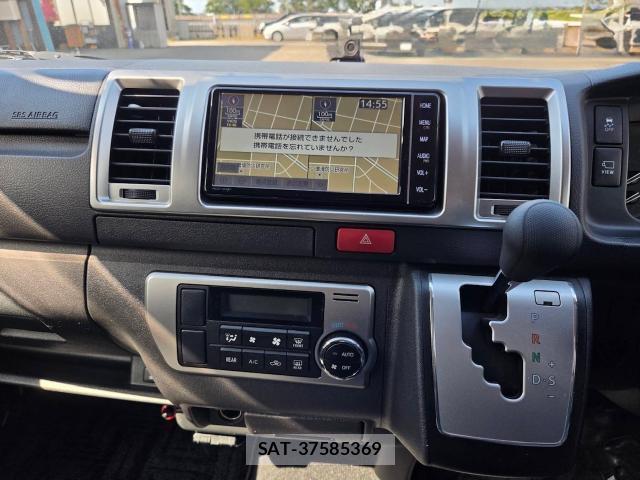 Toyota HIACE VAN 2022-04 8343429-18