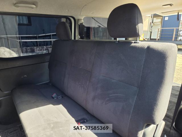 Toyota HIACE VAN 2022-04 8343429-8